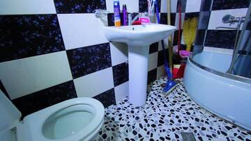 Фото номера Вилла с 3 спальнями Виллы Villa in Kutaisi, Near Sataplia Nature Reserve г. Gumbra 57